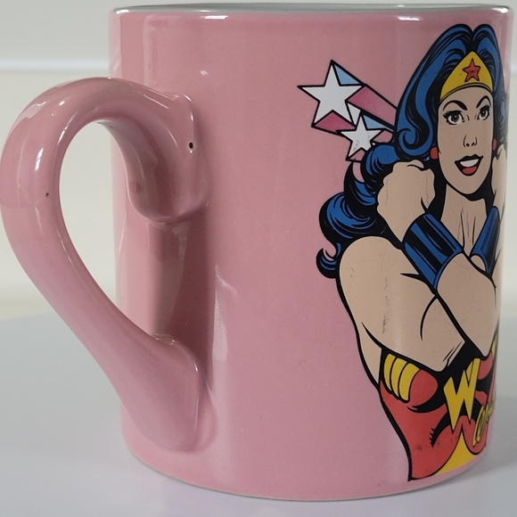 Wonder Woman DC Comics Classic Comic Book Graphic Pose Pink 14oz Mug - Picture 5 of 13